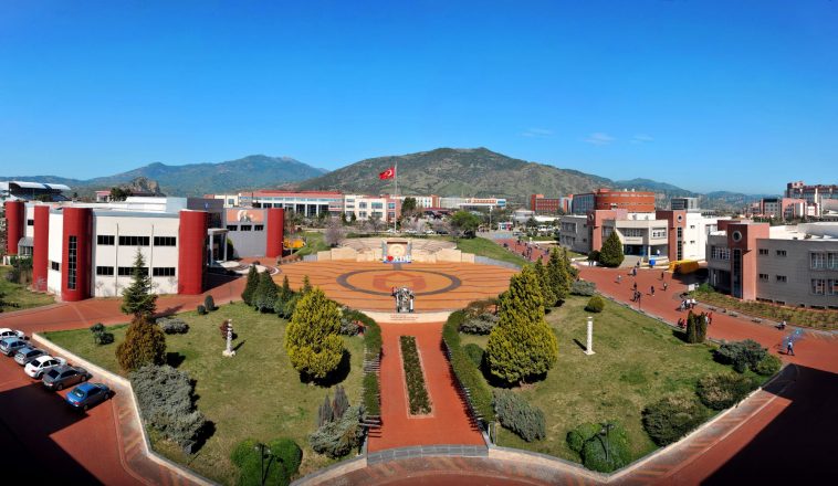 Aydın’a ilk geldiğinizde sevmeyebilirsiniz. Özellikle daha büyük şehirlerde yaşayanlar için ilk zamanlar kötü geçebilir. 2 Aydın’a ilk geldiğinizde sevmeyebilirsiniz. Özellikle daha büyük şehirlerde yaşayanlar için ilk zamanlar kötü geçebilir. adnan menderes universitesi aydin vrl 1