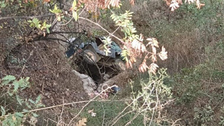 Freni patlayan araç uçuruma yuvarlandı: 1 ölü 1 freni patlayan arac ucuruma yuvarlandi 1 olu uJ5ALnjK