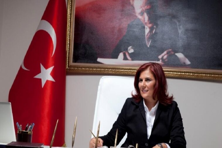 Başkan Çerçioğlu; “Atamızı özlem, saygı ve şükranla anıyoruz” 1 baskan cercioglu atamizi ozlem saygi ve sukranla aniyoruz p4U2yD6G